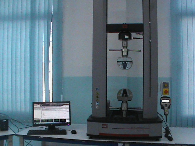 Universal mechanical testing machine MTS 43